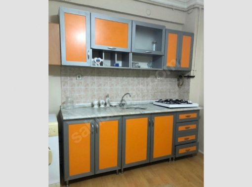 KIRMIZITOPRAK'TA SATILIK APART